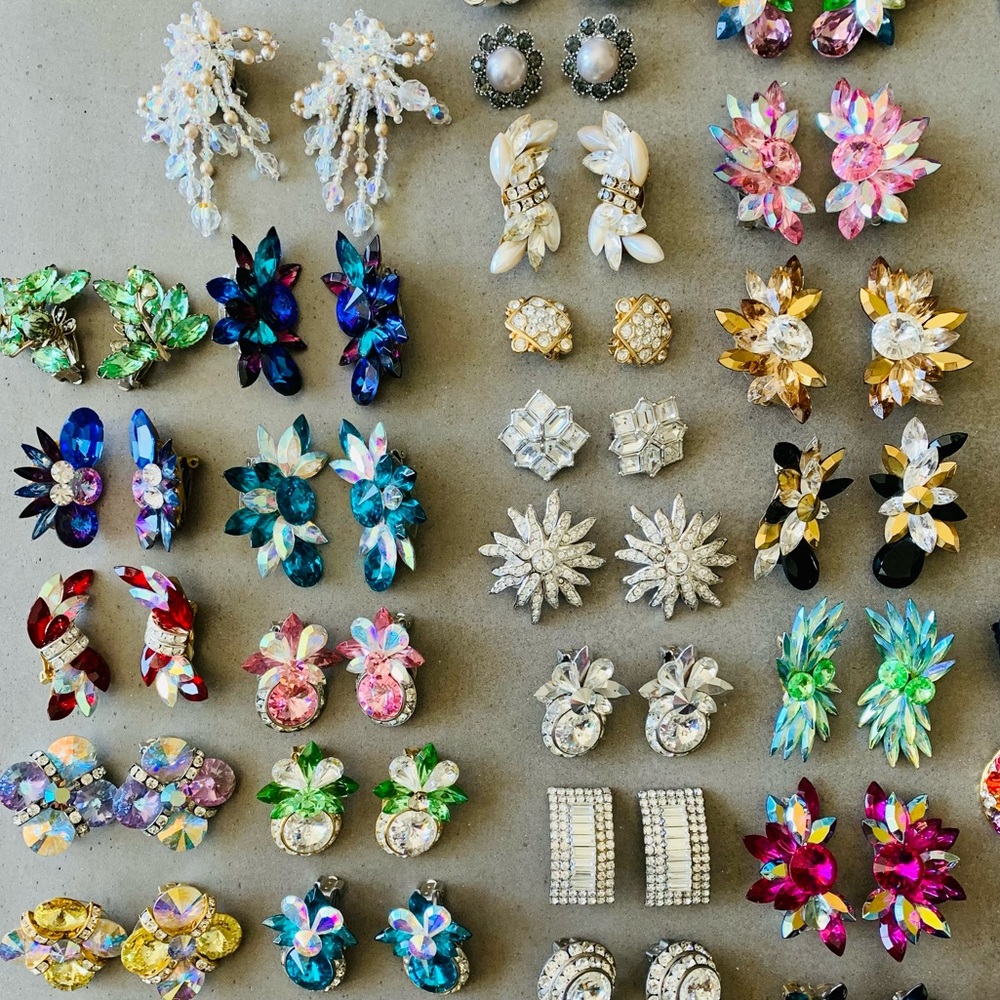 SEMI-MYSTERY BOX - Vintage Costume Earrings - Picture 7 of 8